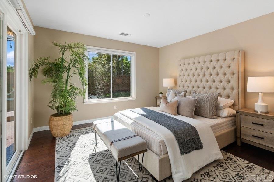 2152 Avenida Toronja