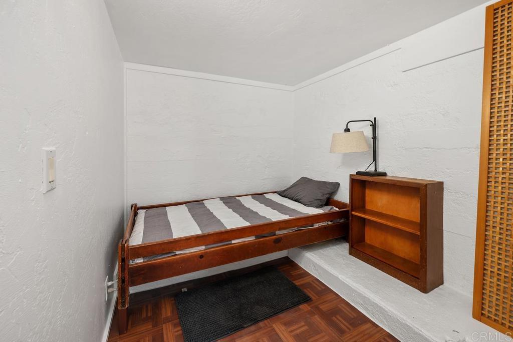 1098 Vale View Drive