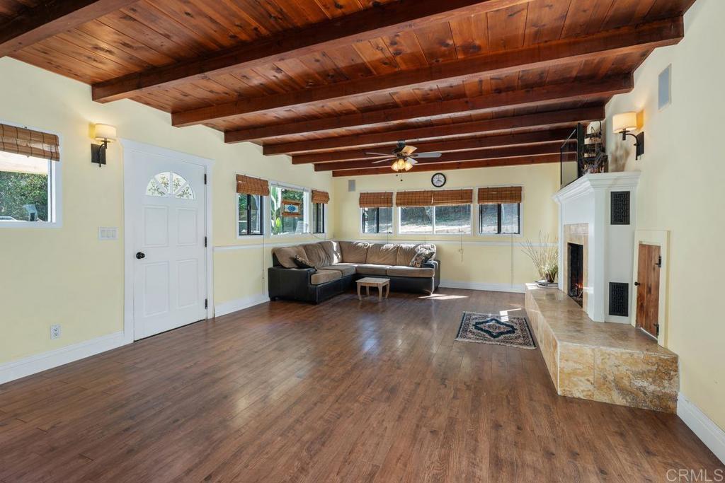 1098 Vale View Drive