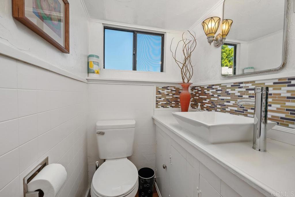 1098 Vale View Drive