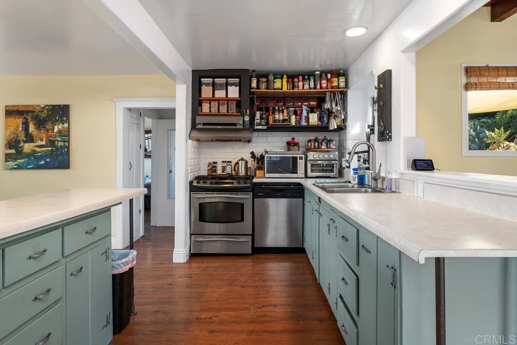 1098 Vale View Drive