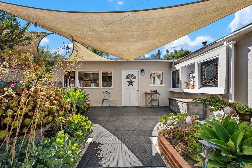 1098 Vale View Drive