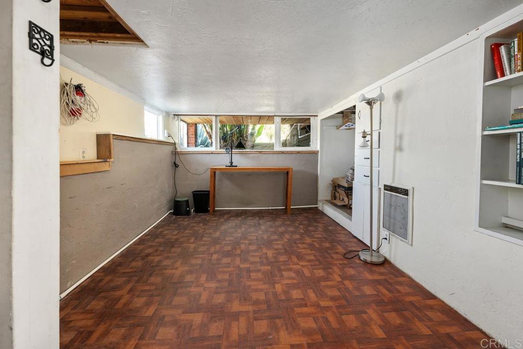 1098 Vale View Drive