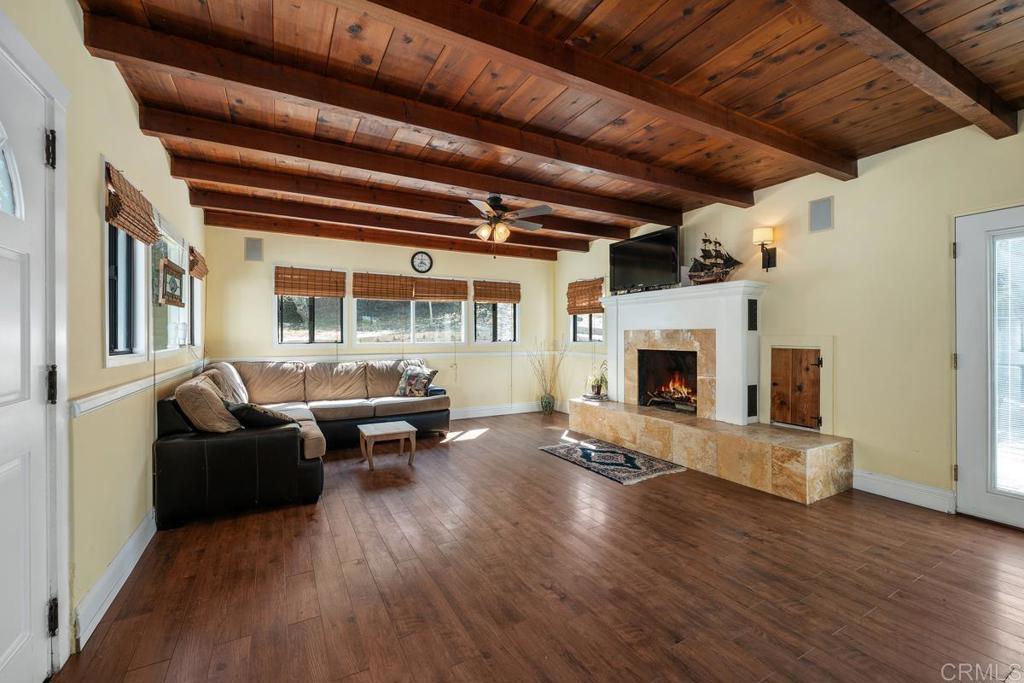 1098 Vale View Drive