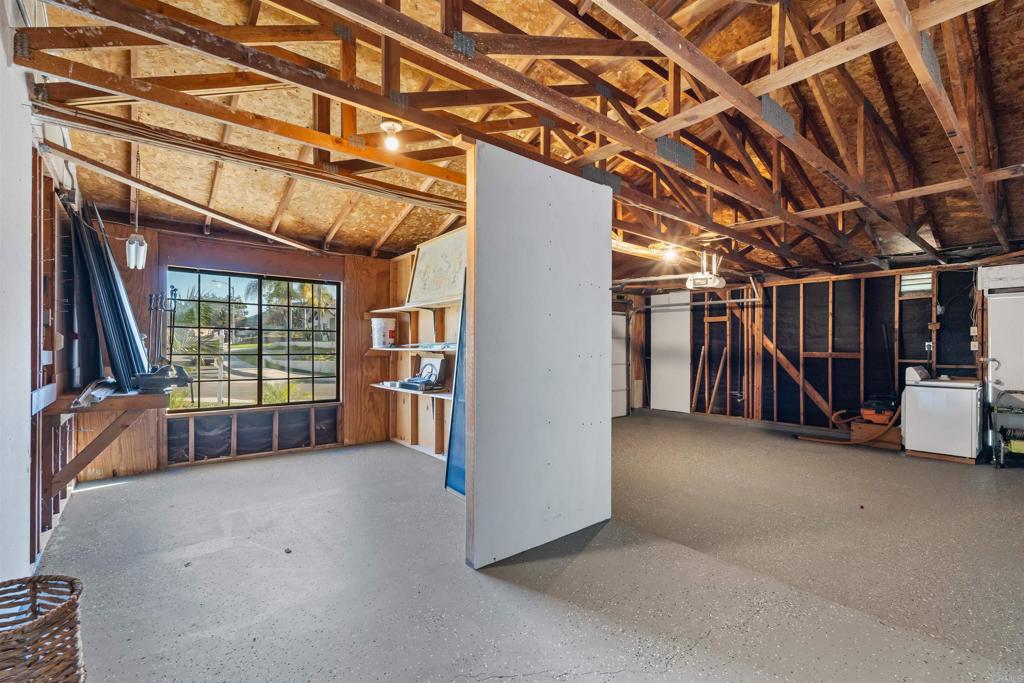 1556 Whispering Palm