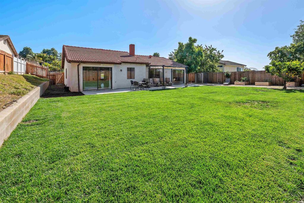 1556 Whispering Palm