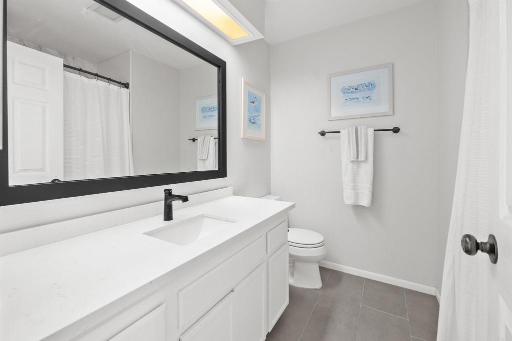 1556 Whispering Palm