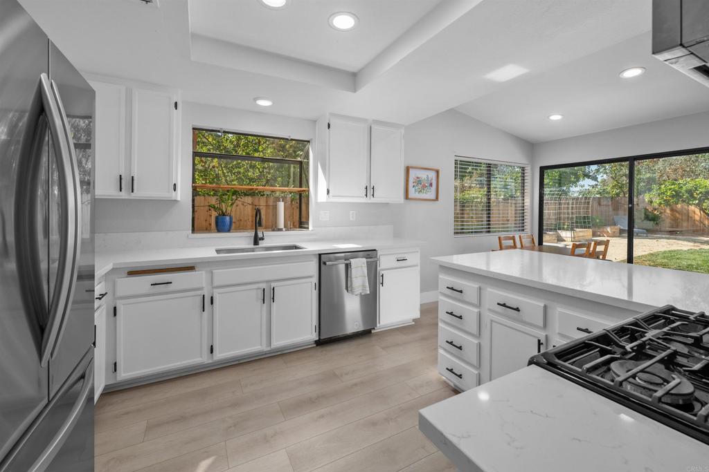 1556 Whispering Palm