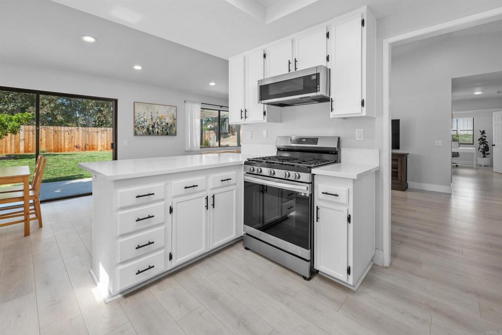 1556 Whispering Palm