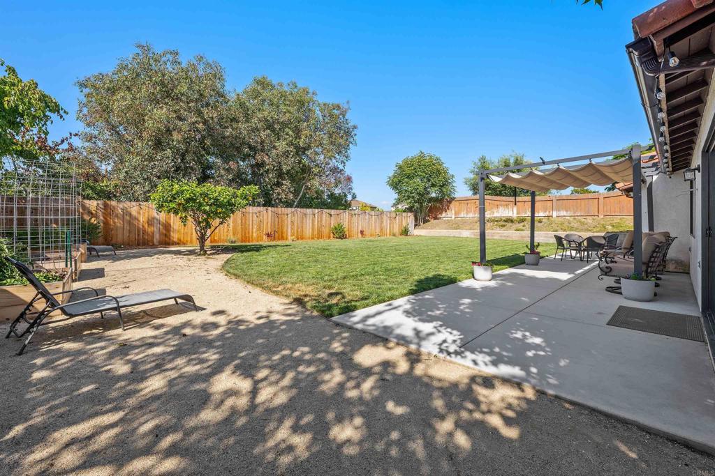 1556 Whispering Palm