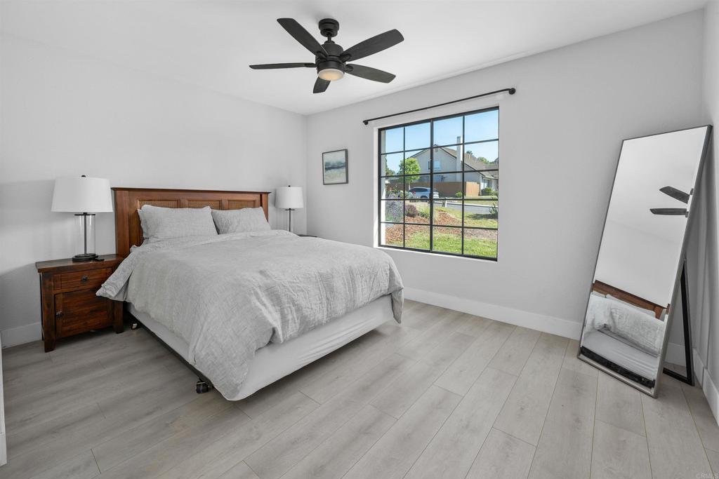 1556 Whispering Palm