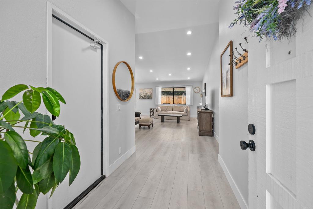 1556 Whispering Palm