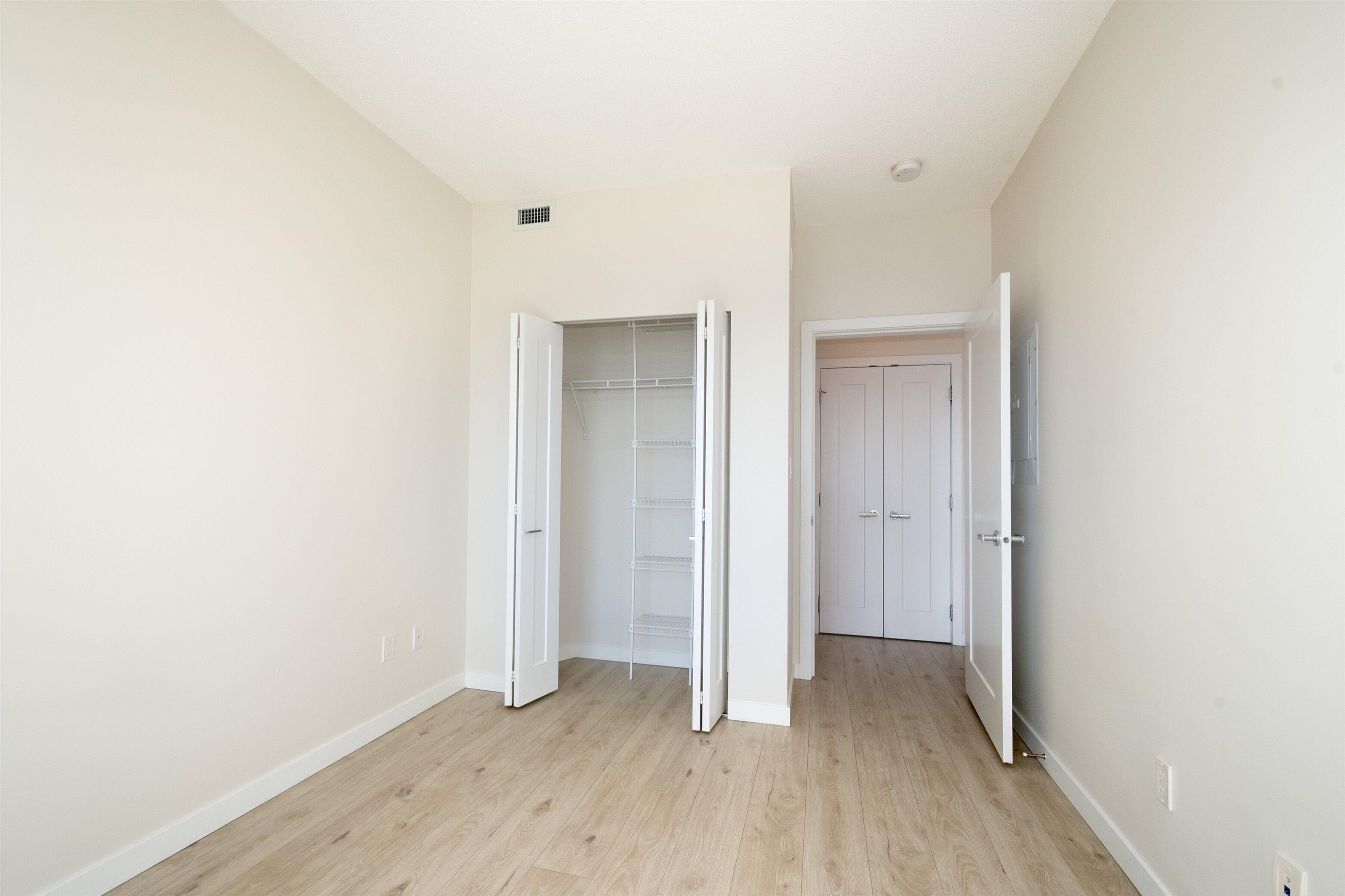 306 3873 CATES LANDING WAY