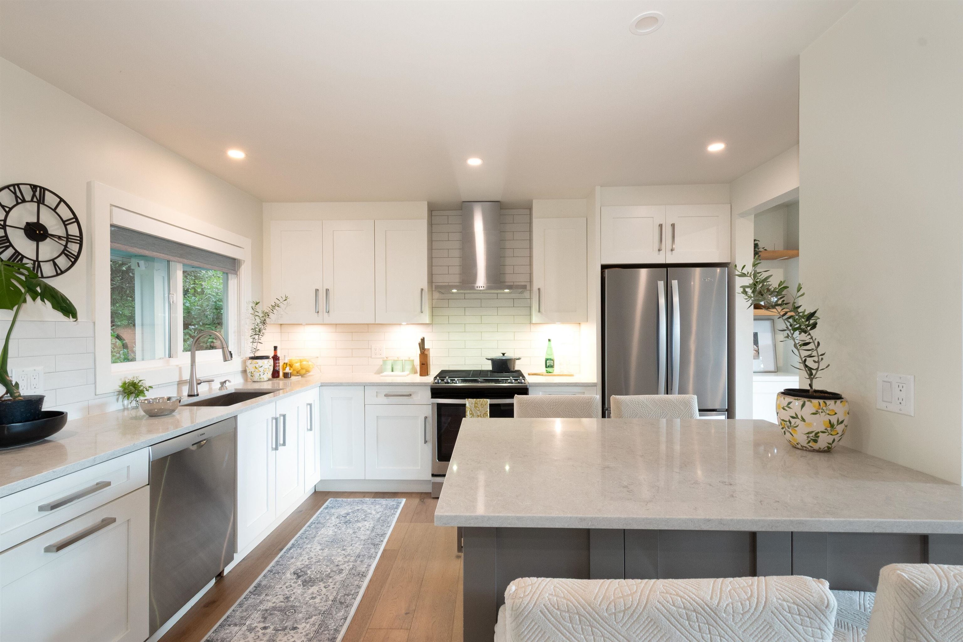 3067 PLYMOUTH DRIVE