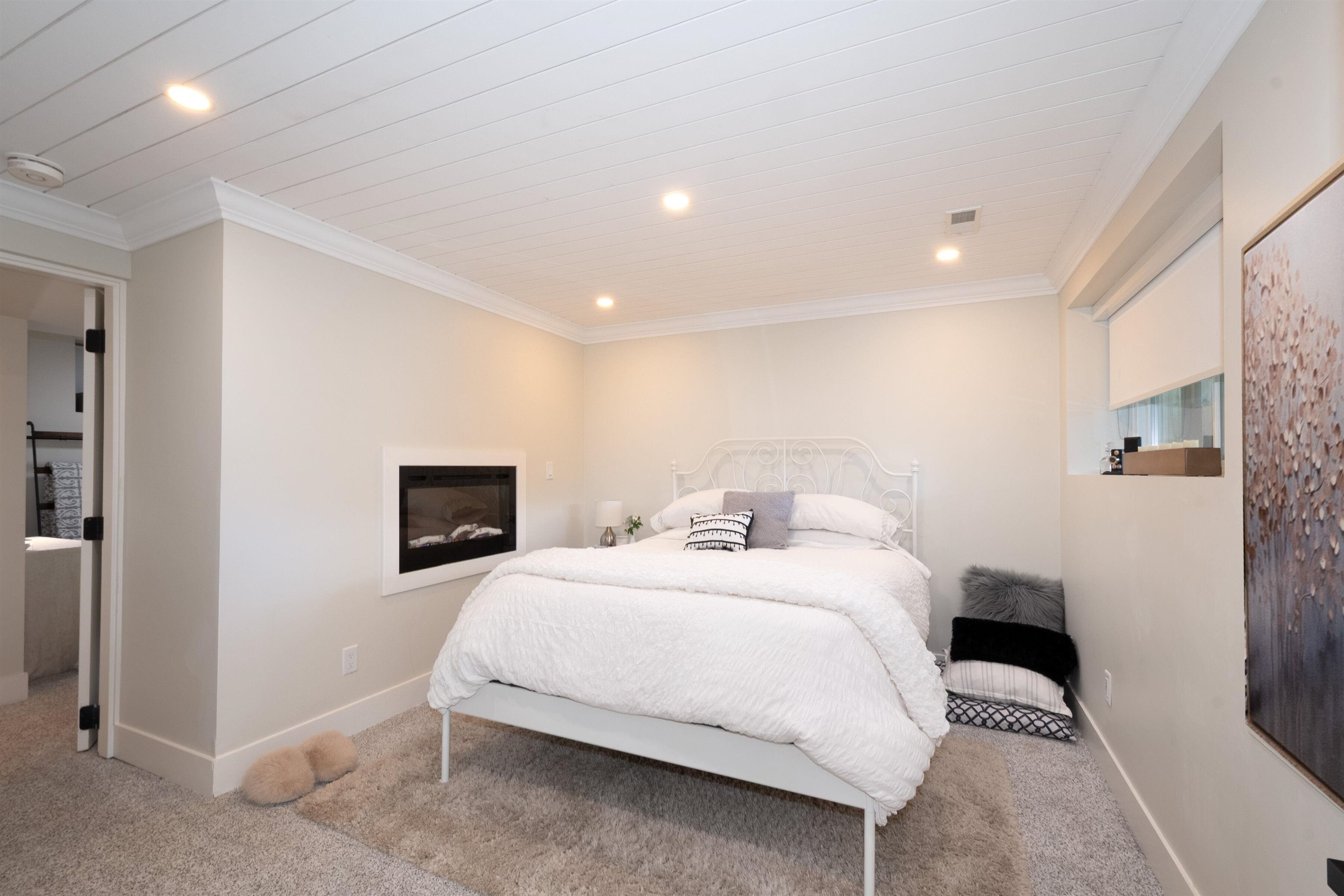 3067 PLYMOUTH DRIVE