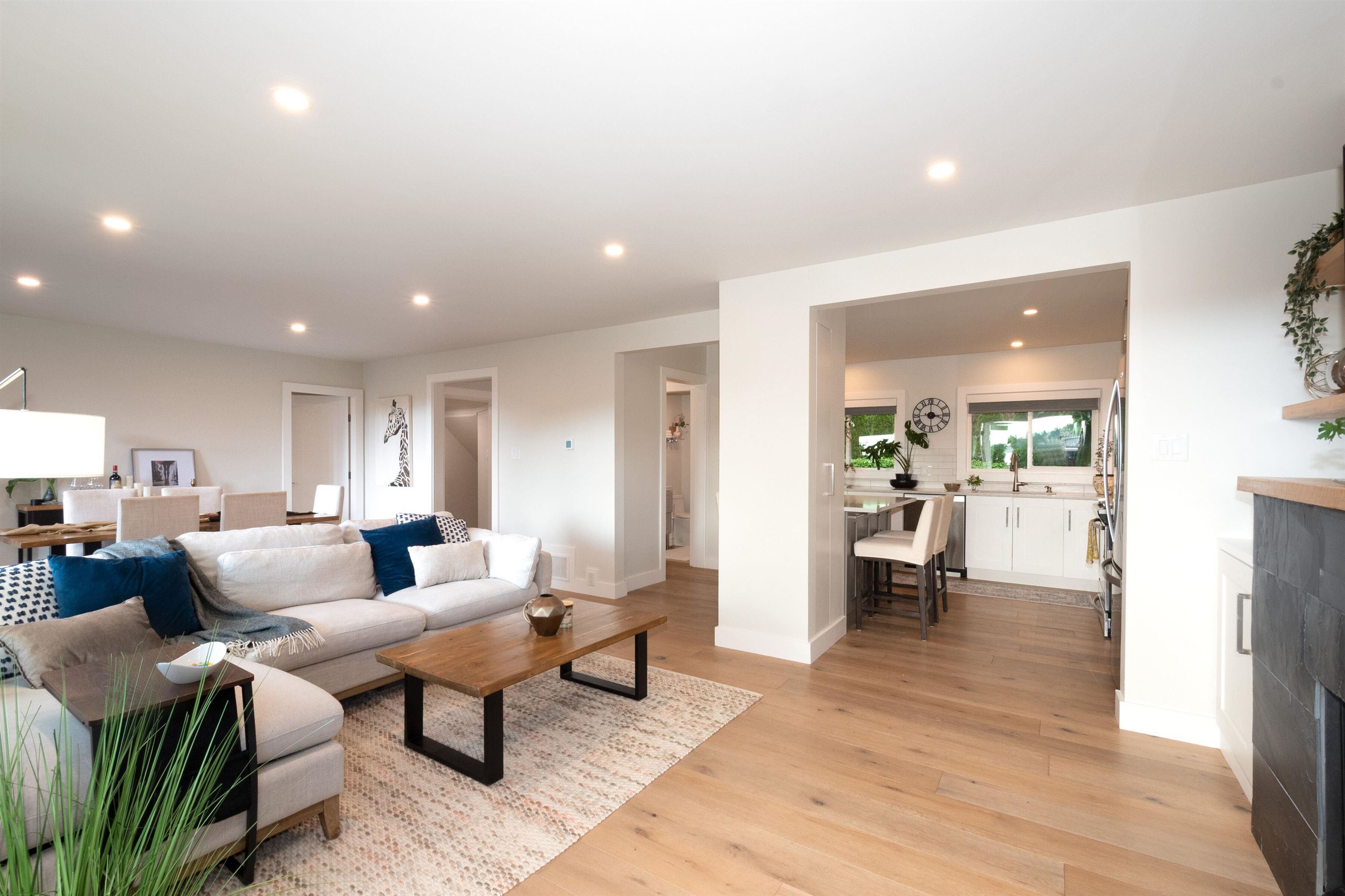 3067 PLYMOUTH DRIVE