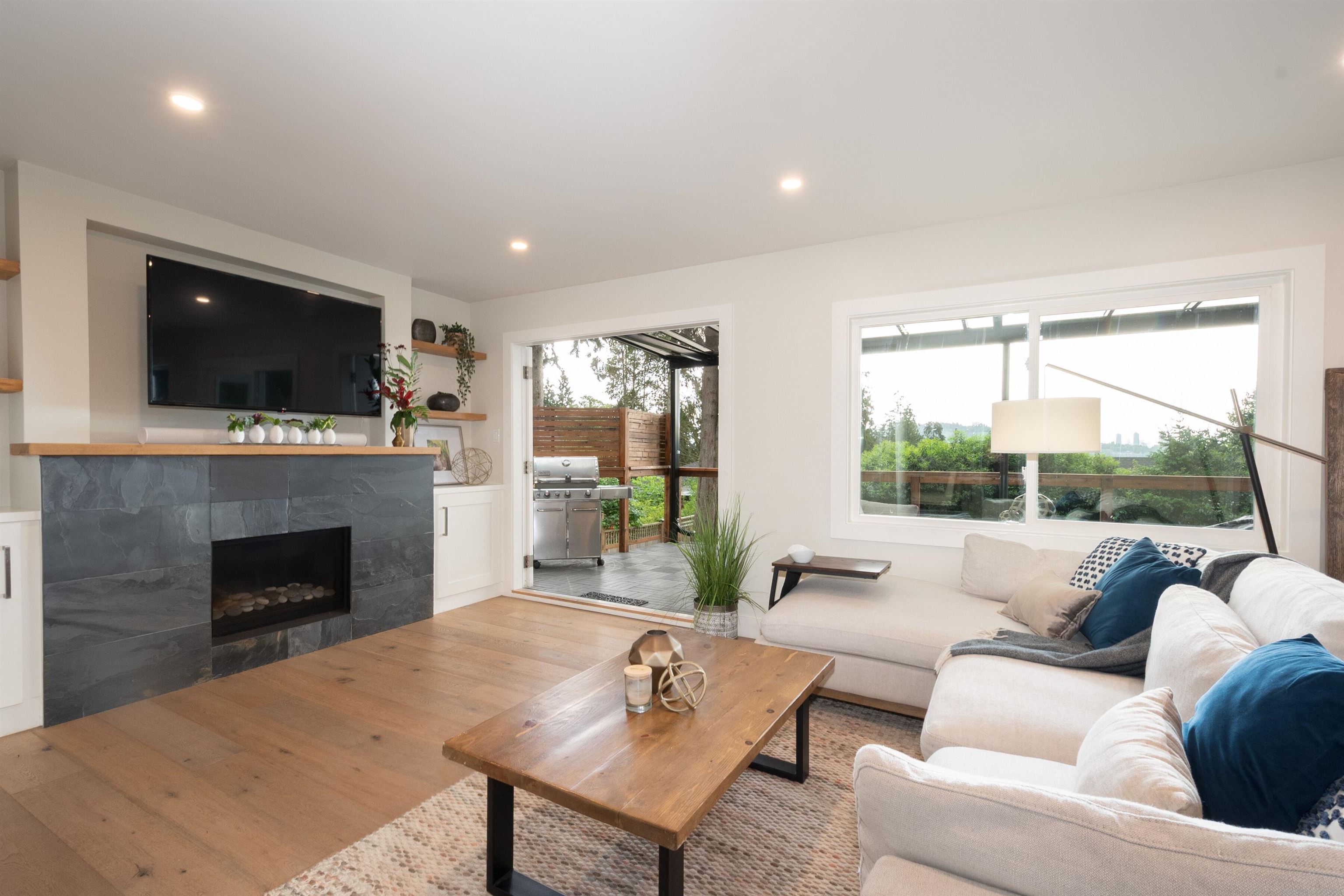 3067 PLYMOUTH DRIVE