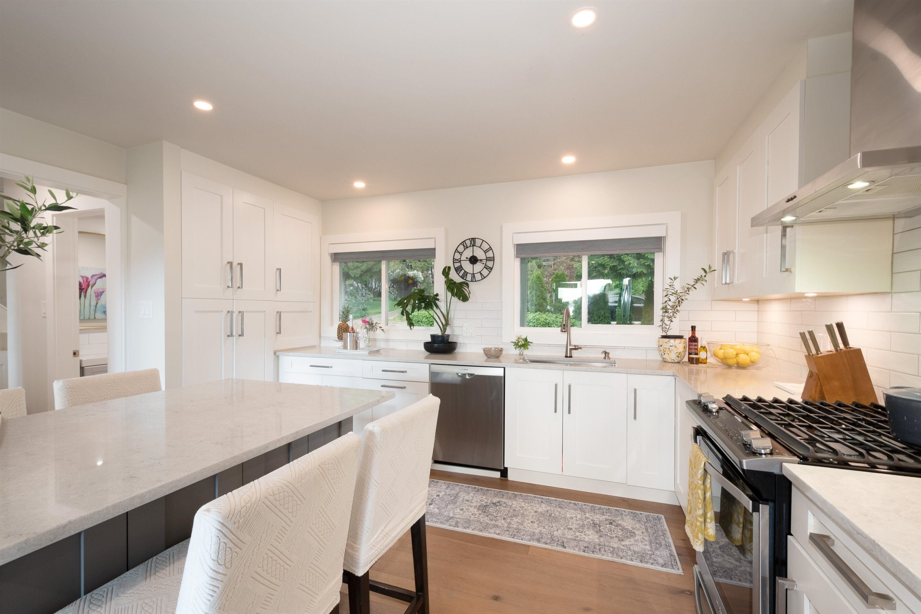 3067 PLYMOUTH DRIVE