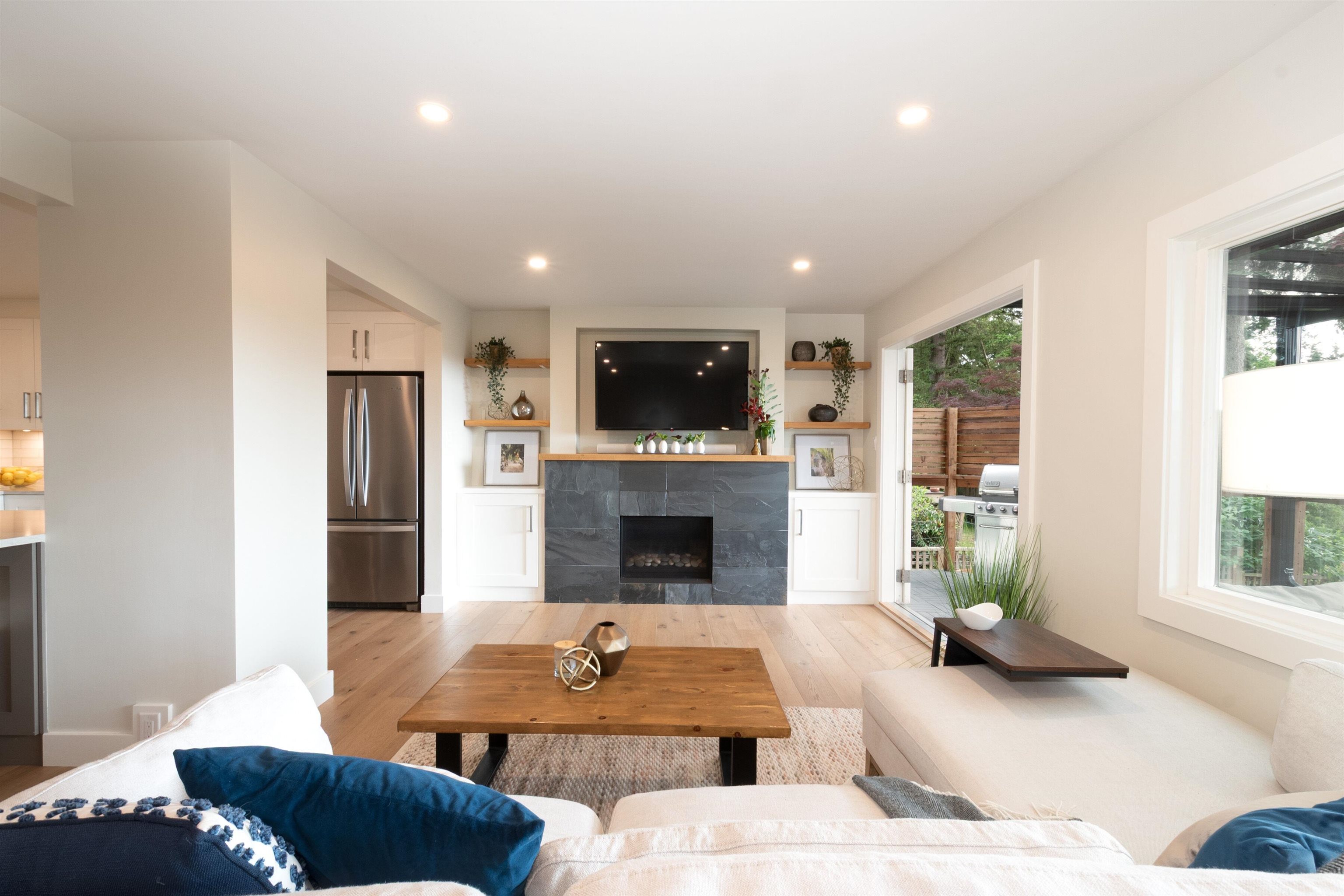 3067 PLYMOUTH DRIVE