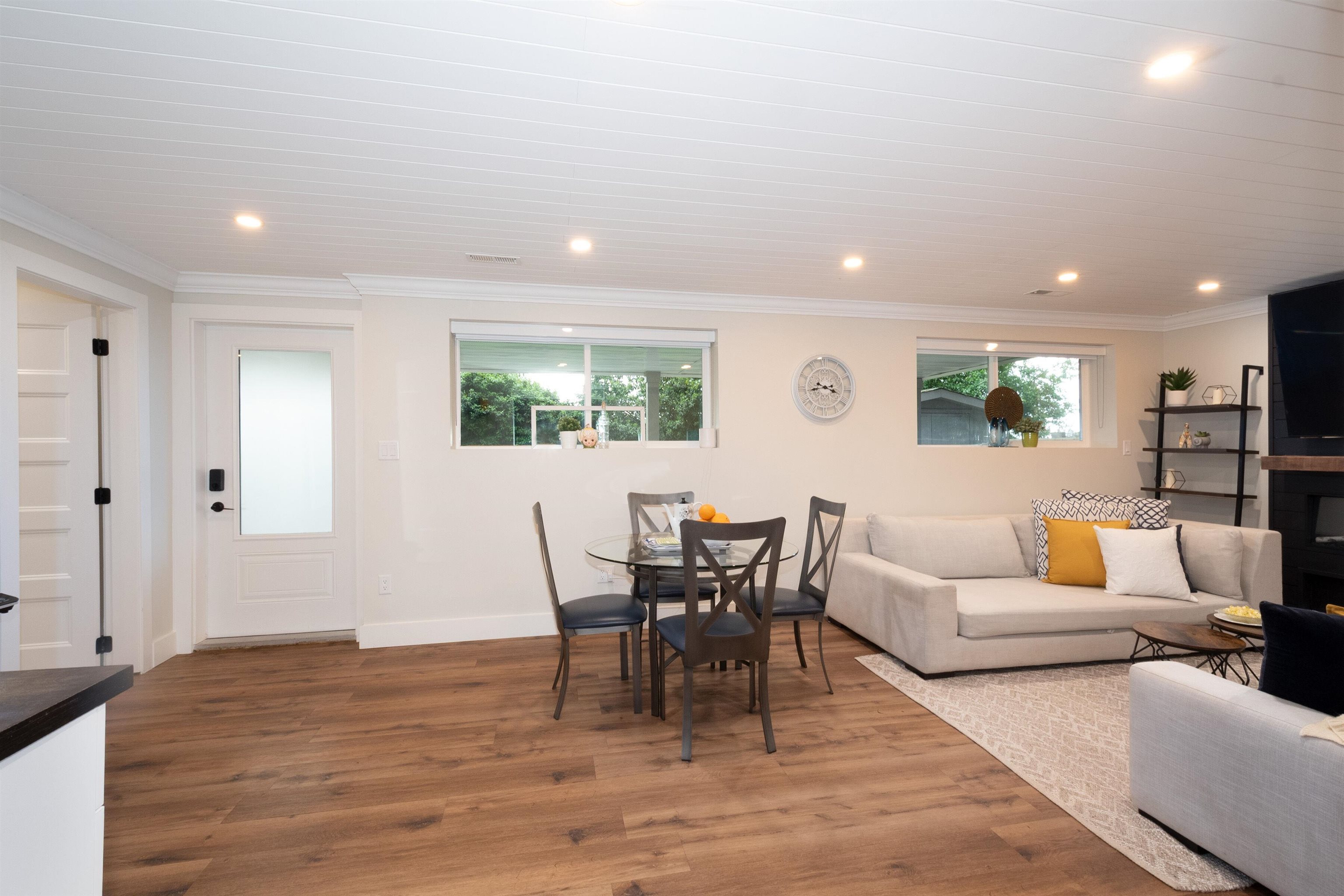 3067 PLYMOUTH DRIVE