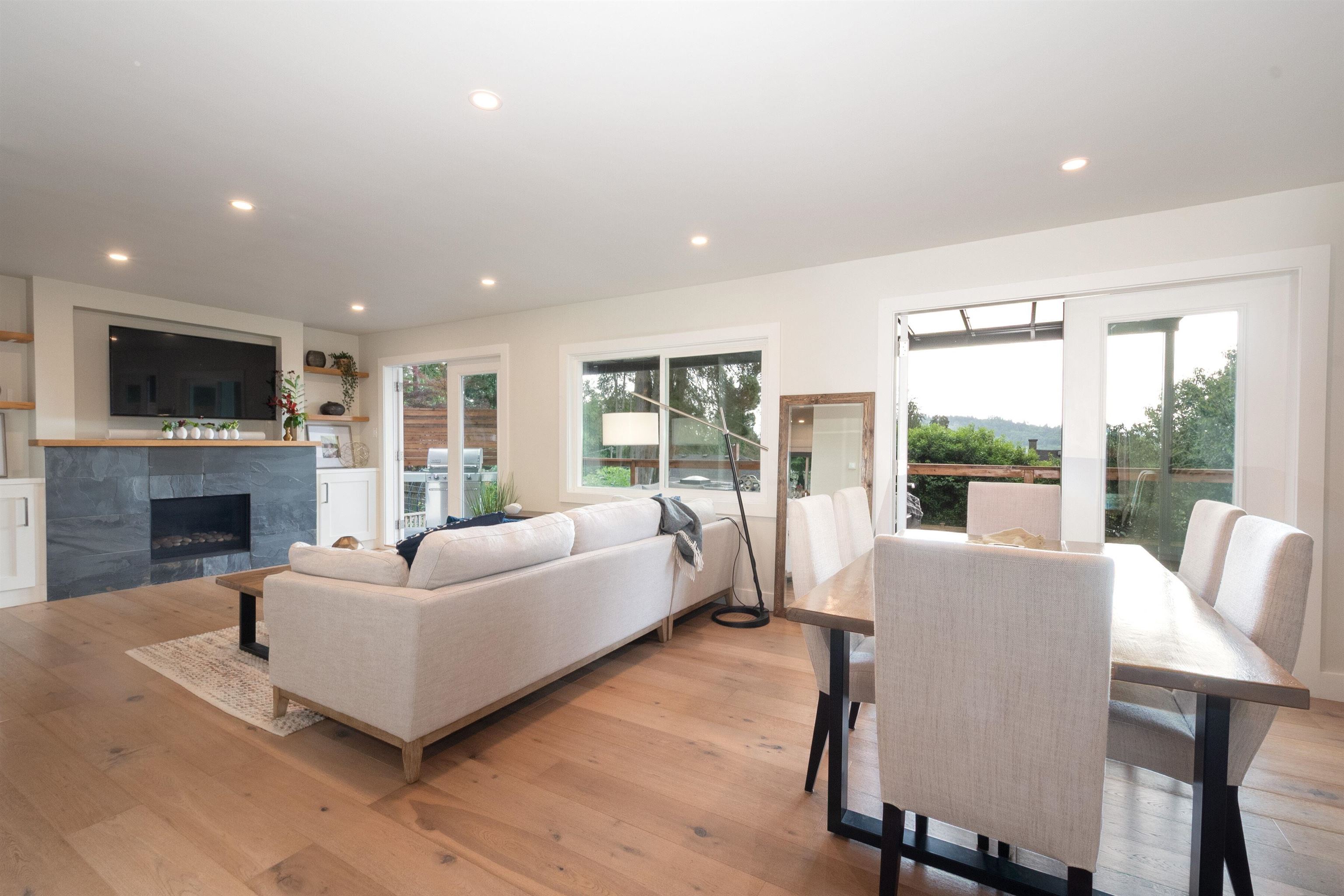 3067 PLYMOUTH DRIVE