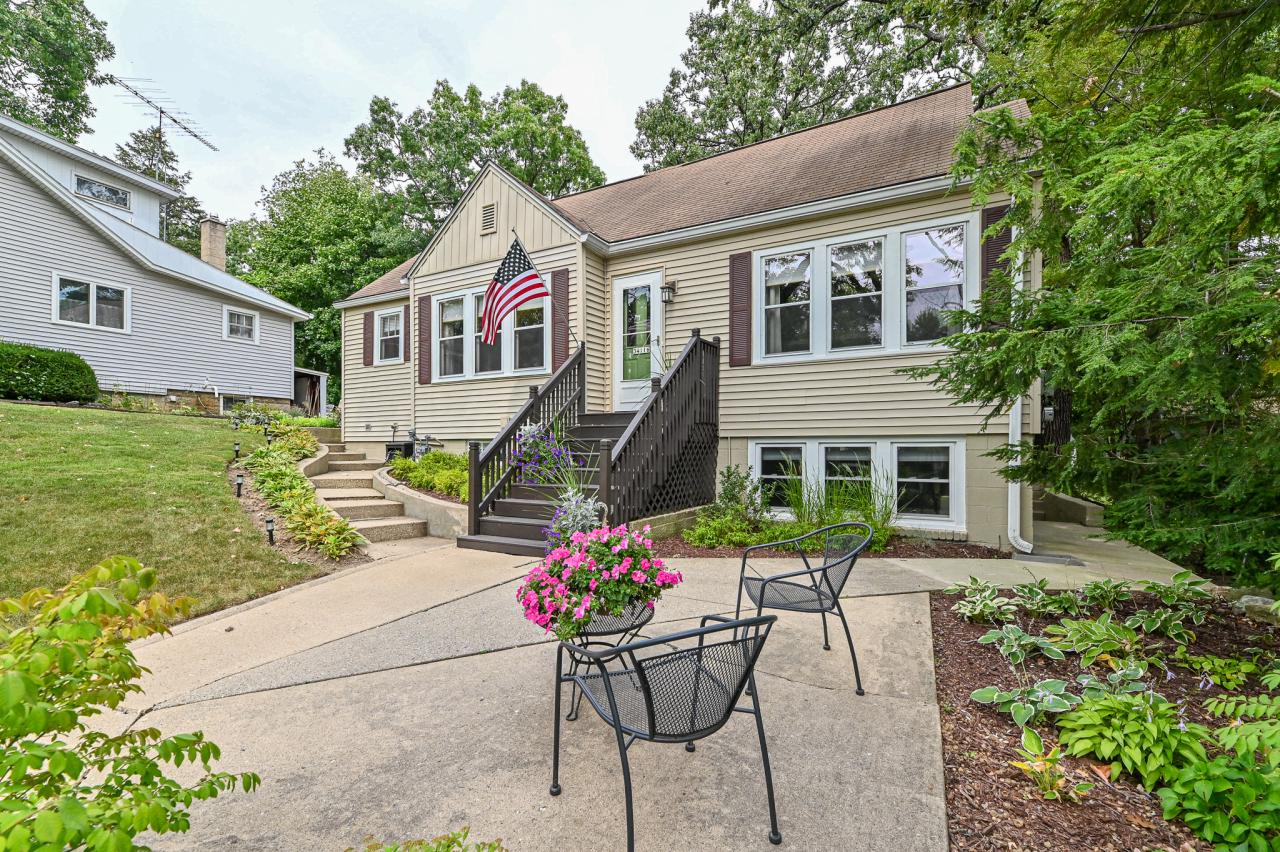 34116 Oakdale COURT