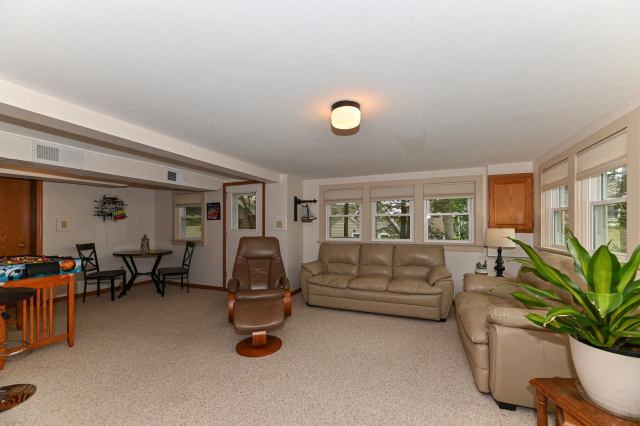 34116 Oakdale COURT