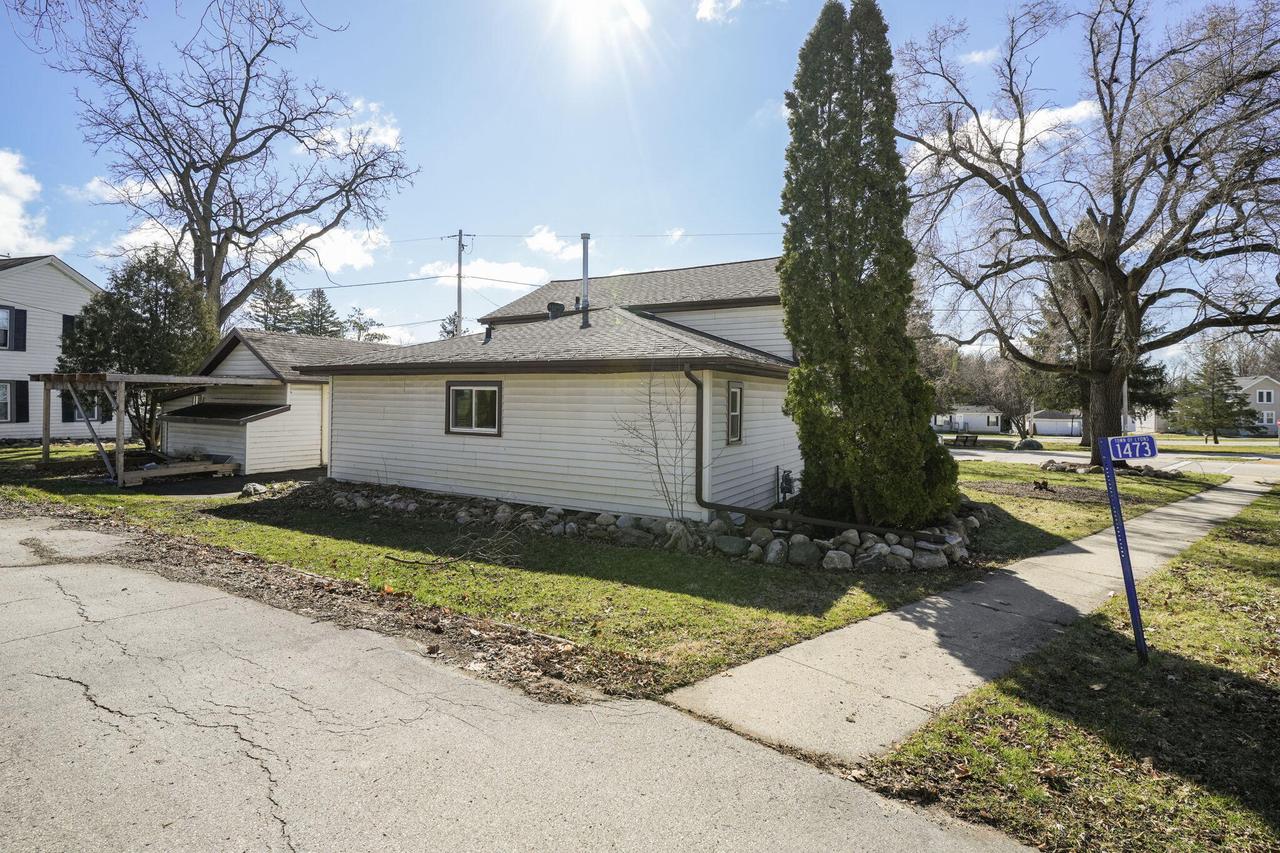 6088 North Railroad STREET