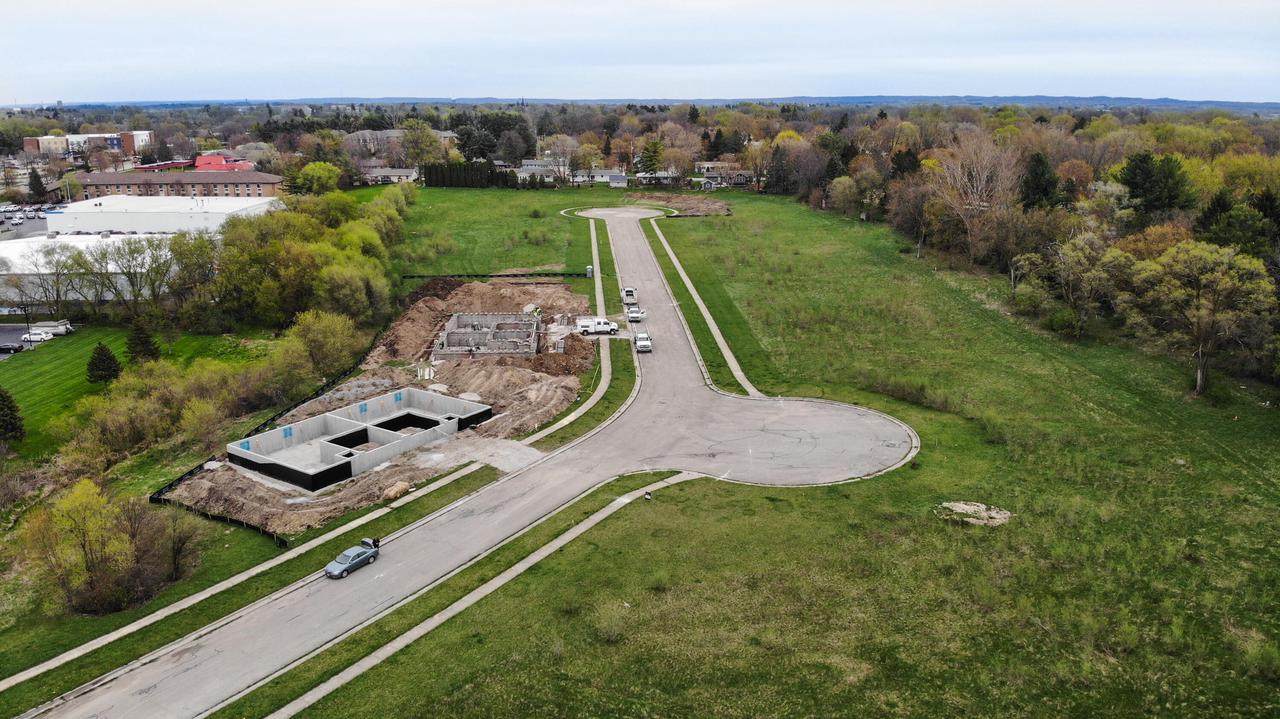 1593 Meadowview COURT