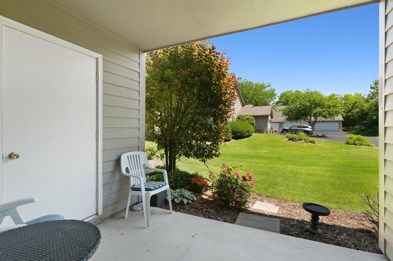 934 Crestwood DRIVE