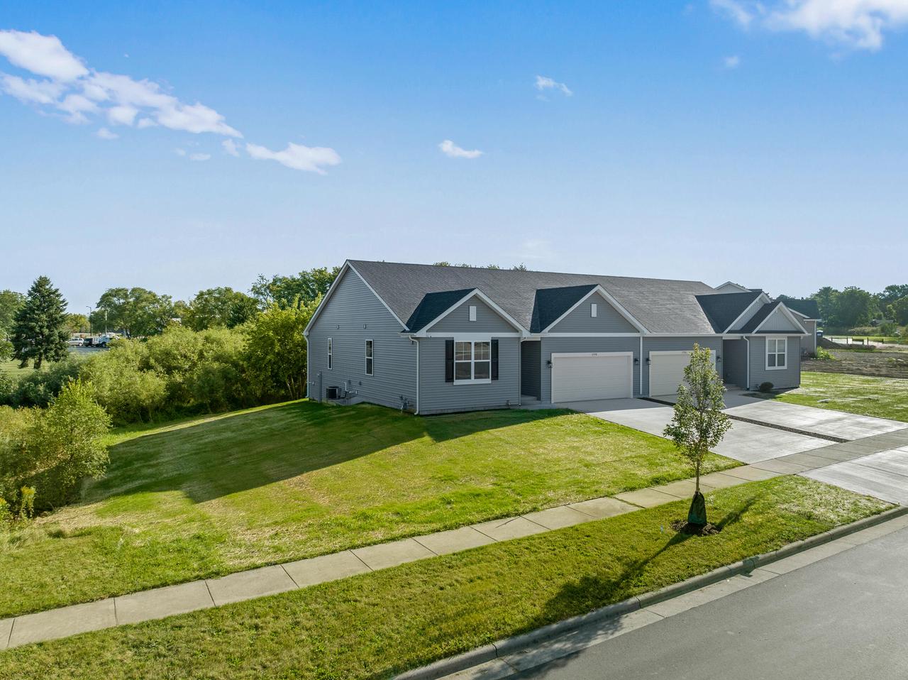 1598 Meadowview COURT