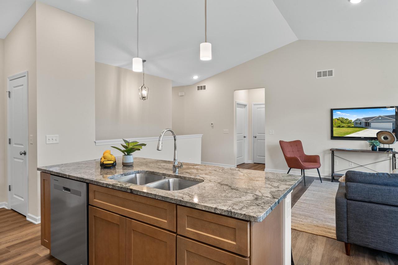 1598 Meadowview COURT