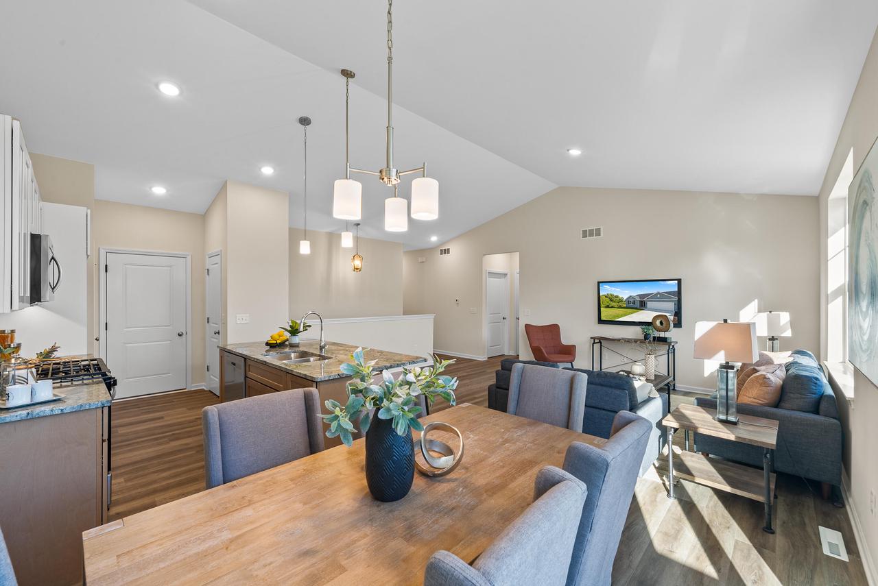 1598 Meadowview COURT