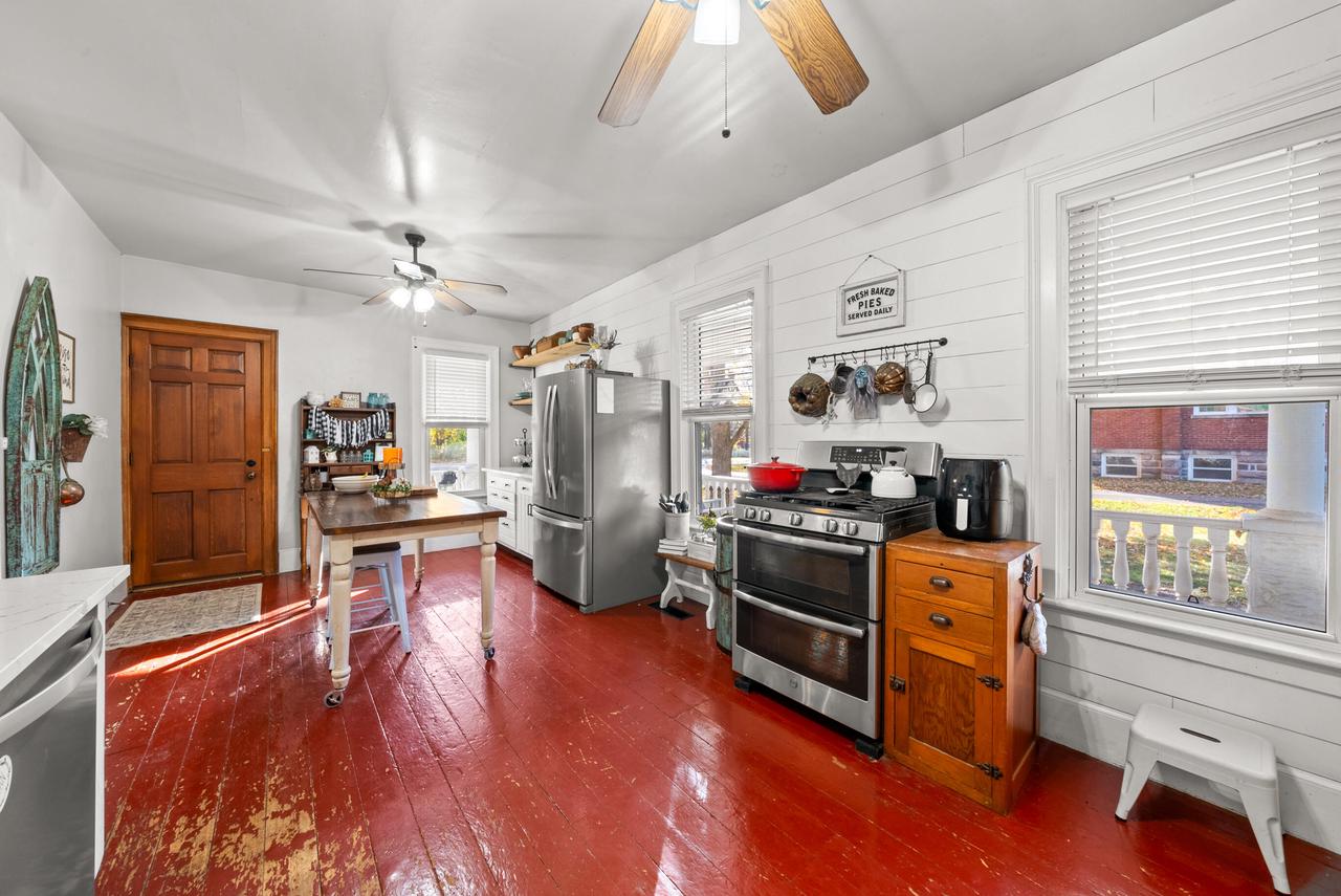 35500 Washington AVENUE