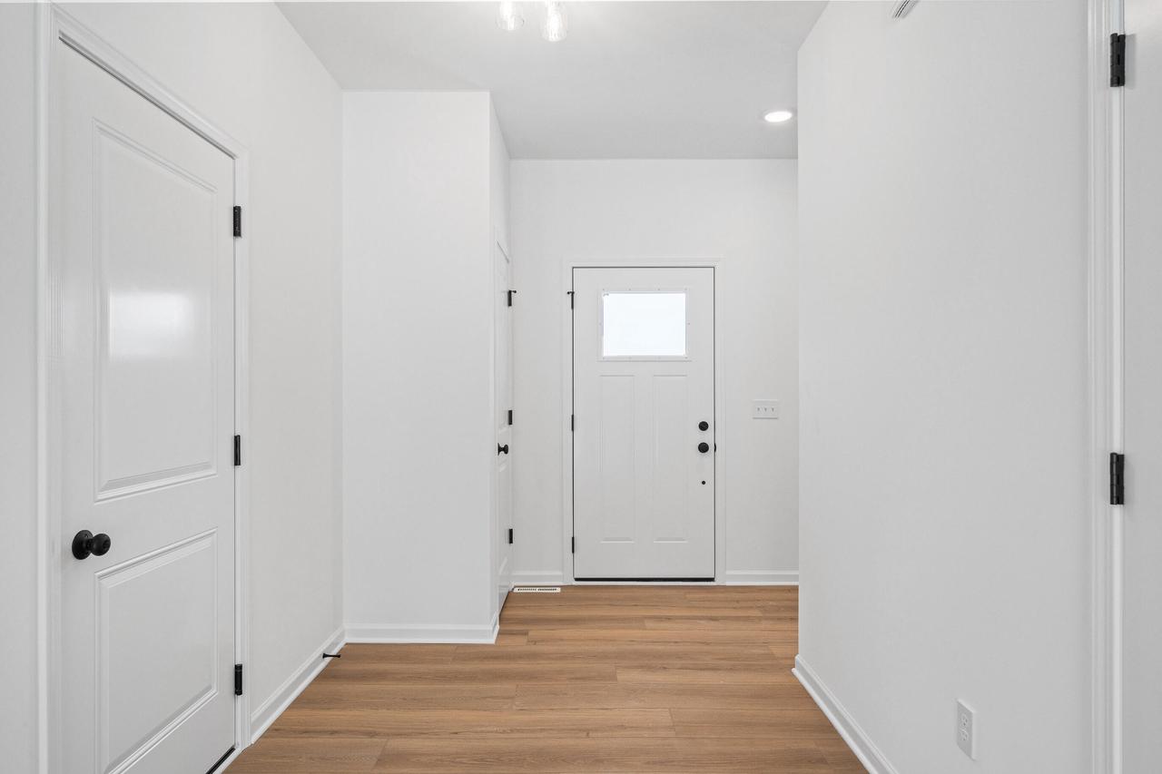 1589 Meadowview COURT