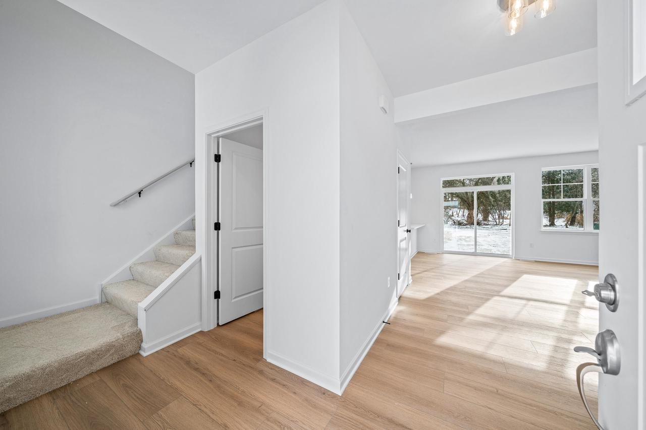 1589 Meadowview COURT