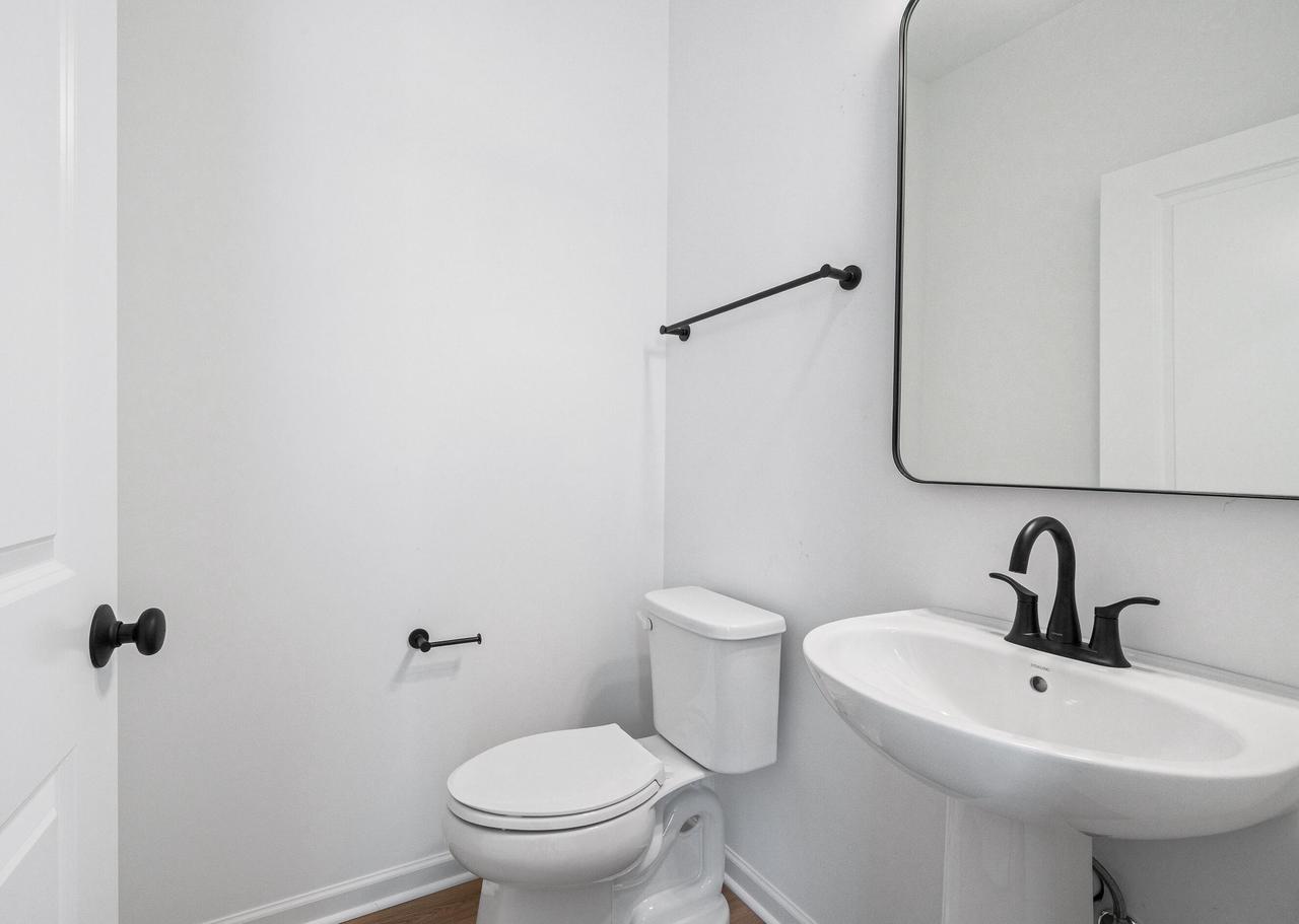 1589 Meadowview COURT