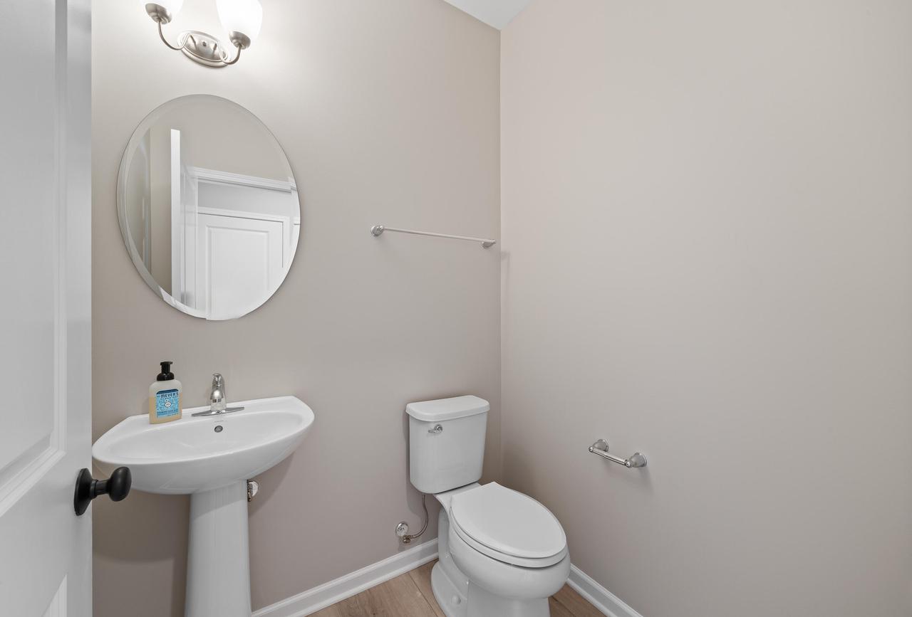 1584 Meadowview COURT