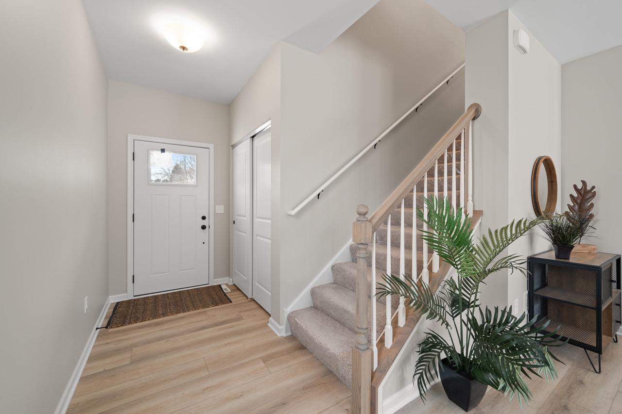 1584 Meadowview COURT