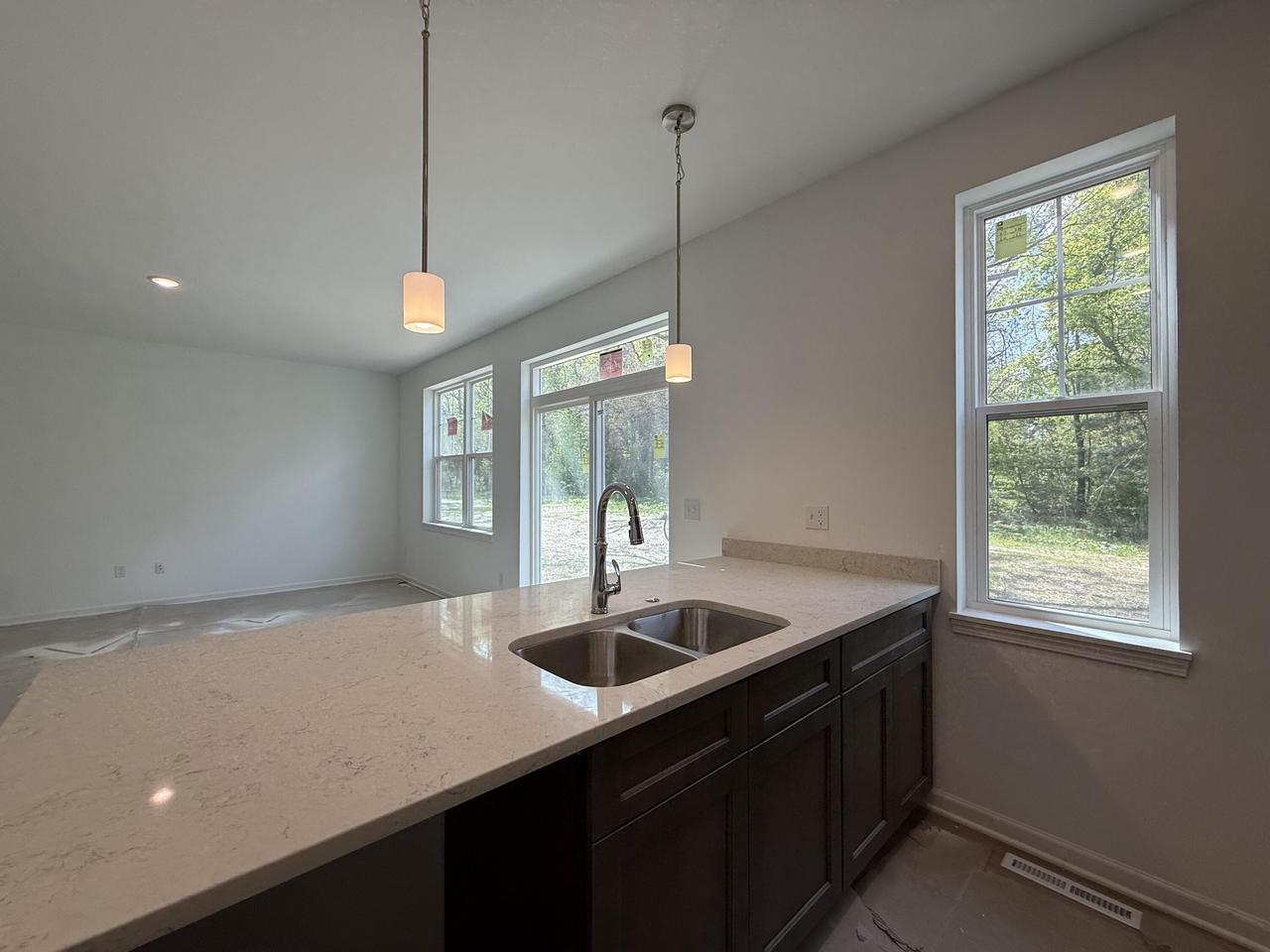 1591 Meadowview COURT