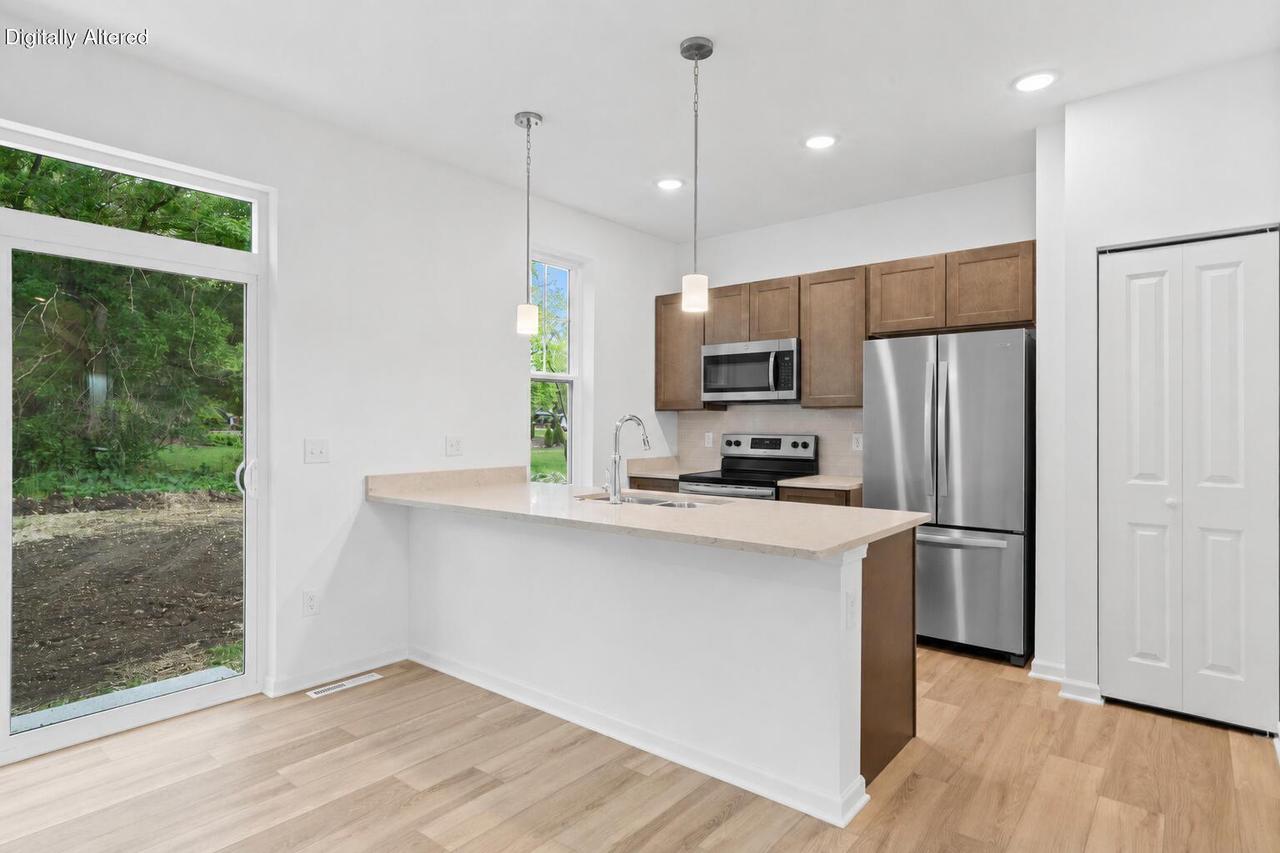 1591 Meadowview COURT