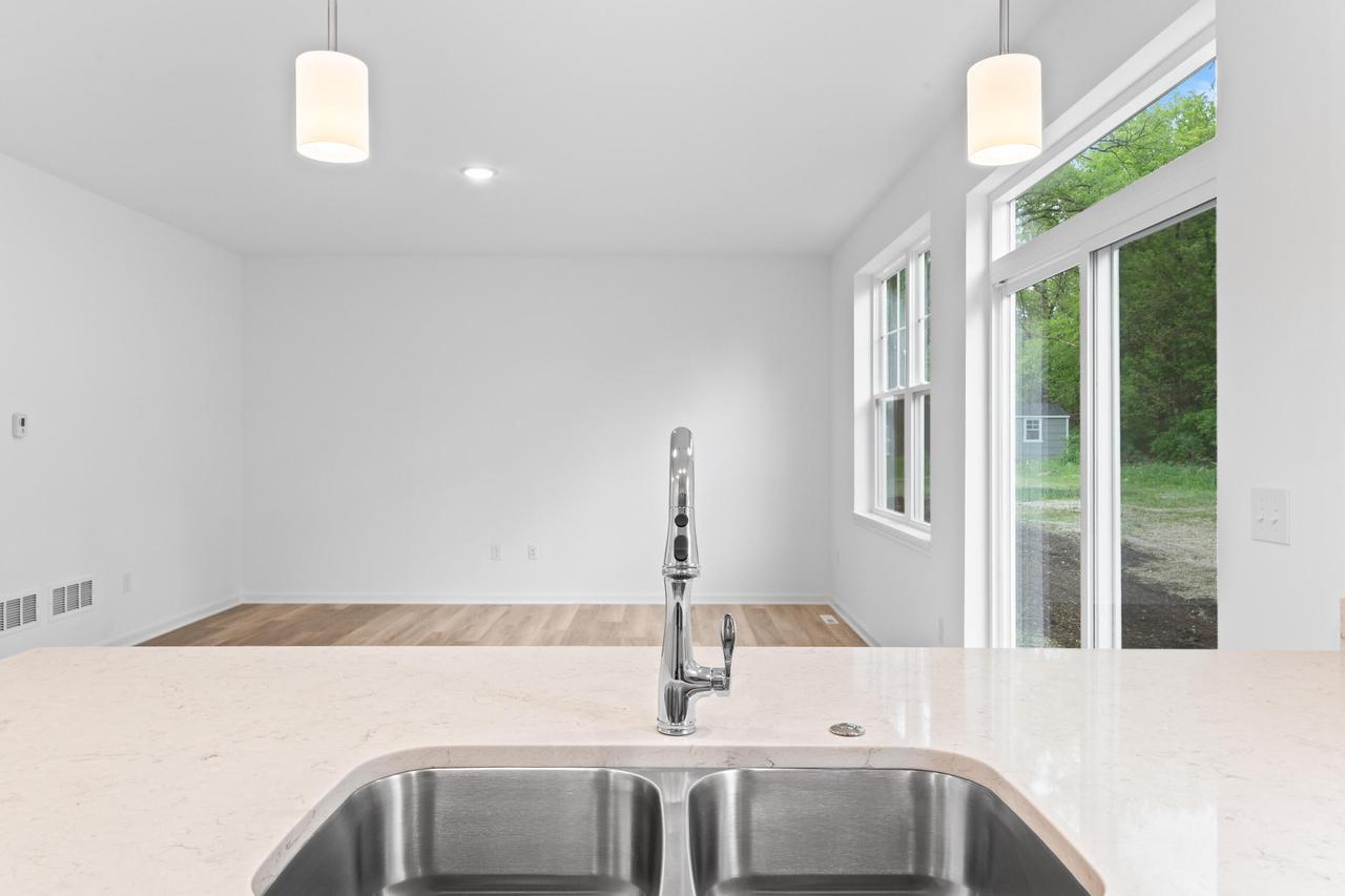 1591 Meadowview COURT