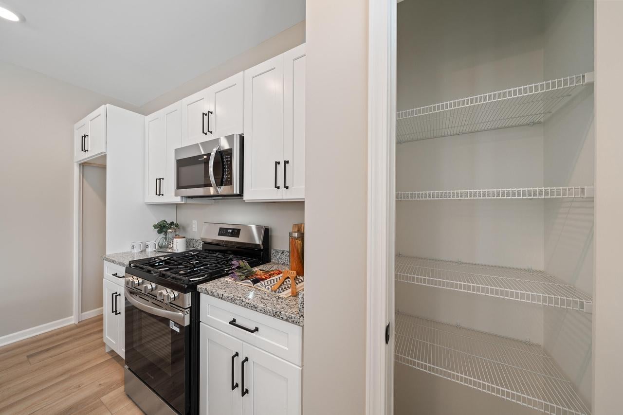 1567 Meadowview COURT