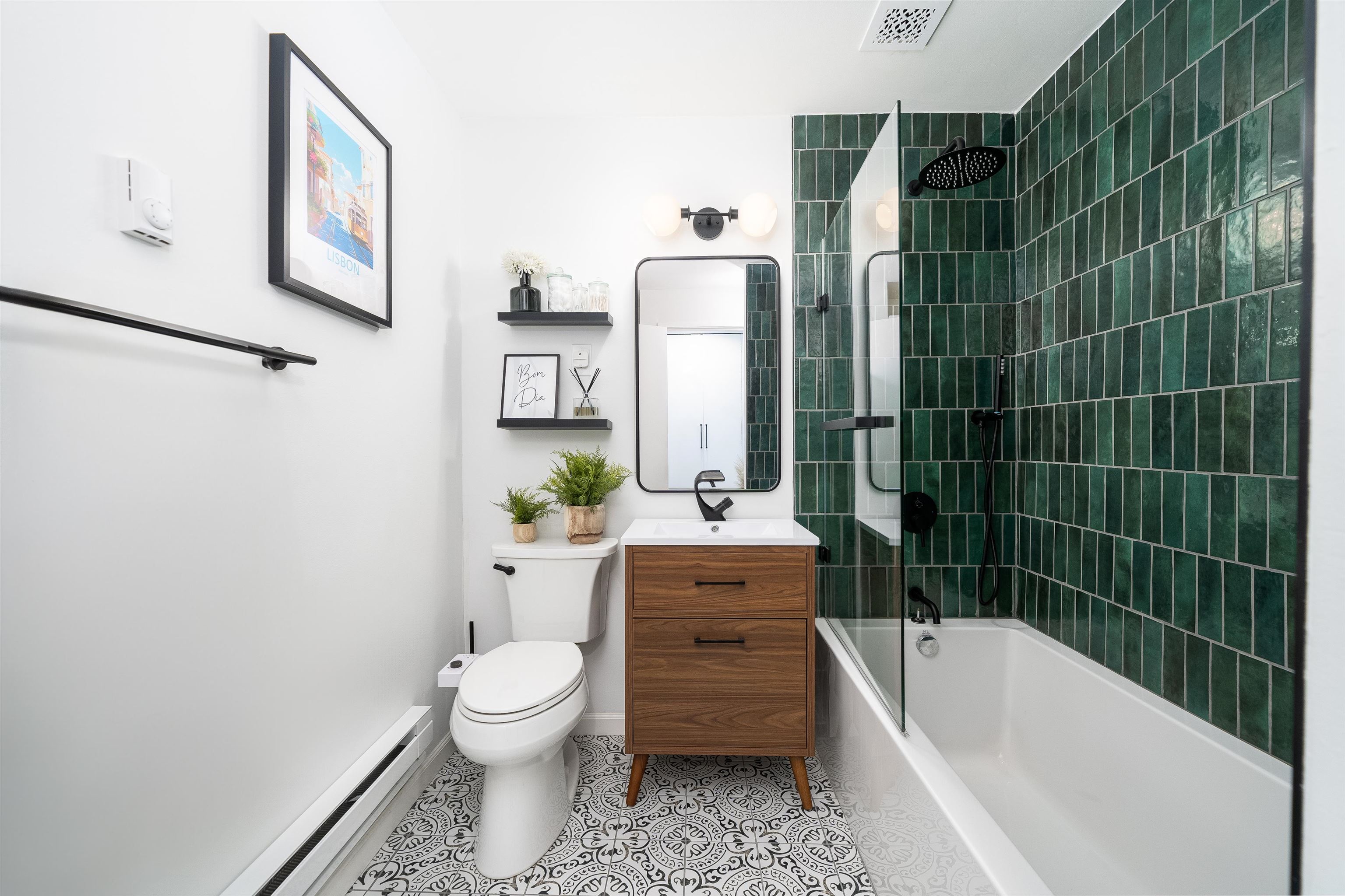 48-50 WEST HAMILTON PL Unit: 1