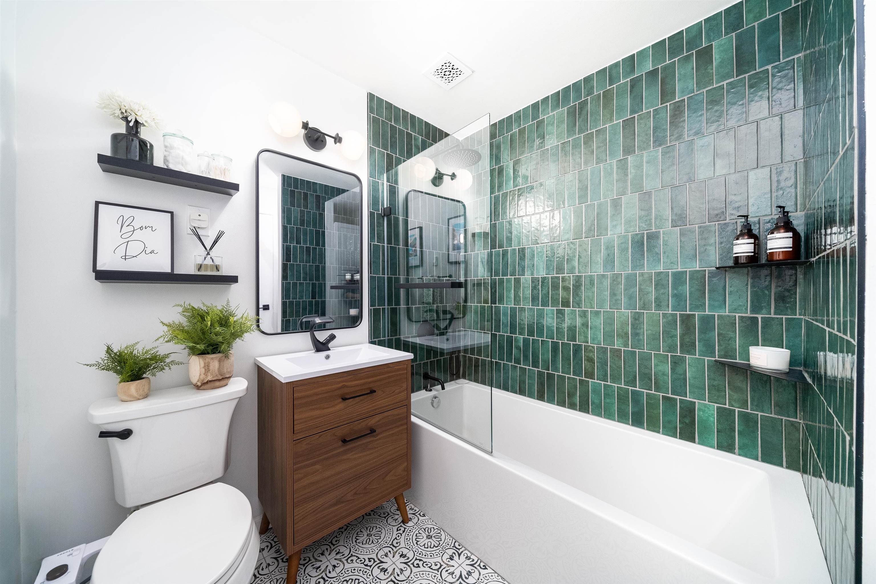48-50 WEST HAMILTON PL Unit: 1