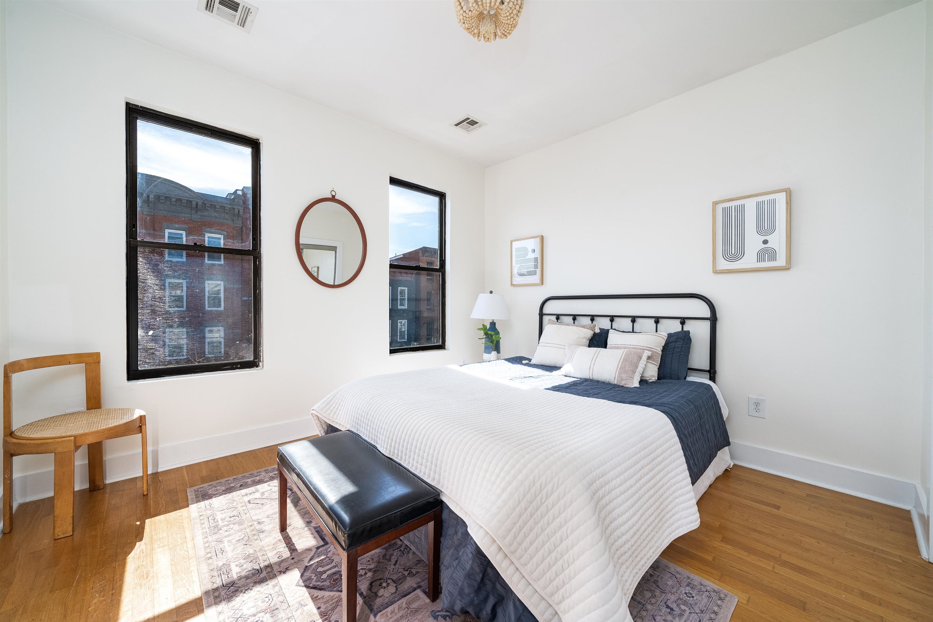 340 PAVONIA AVE Unit: 3L