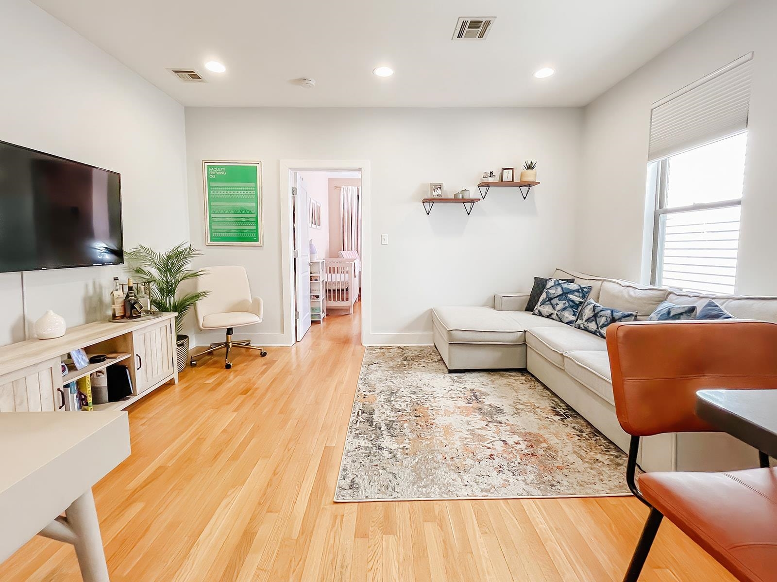 340 PAVONIA AVE Unit: 3L