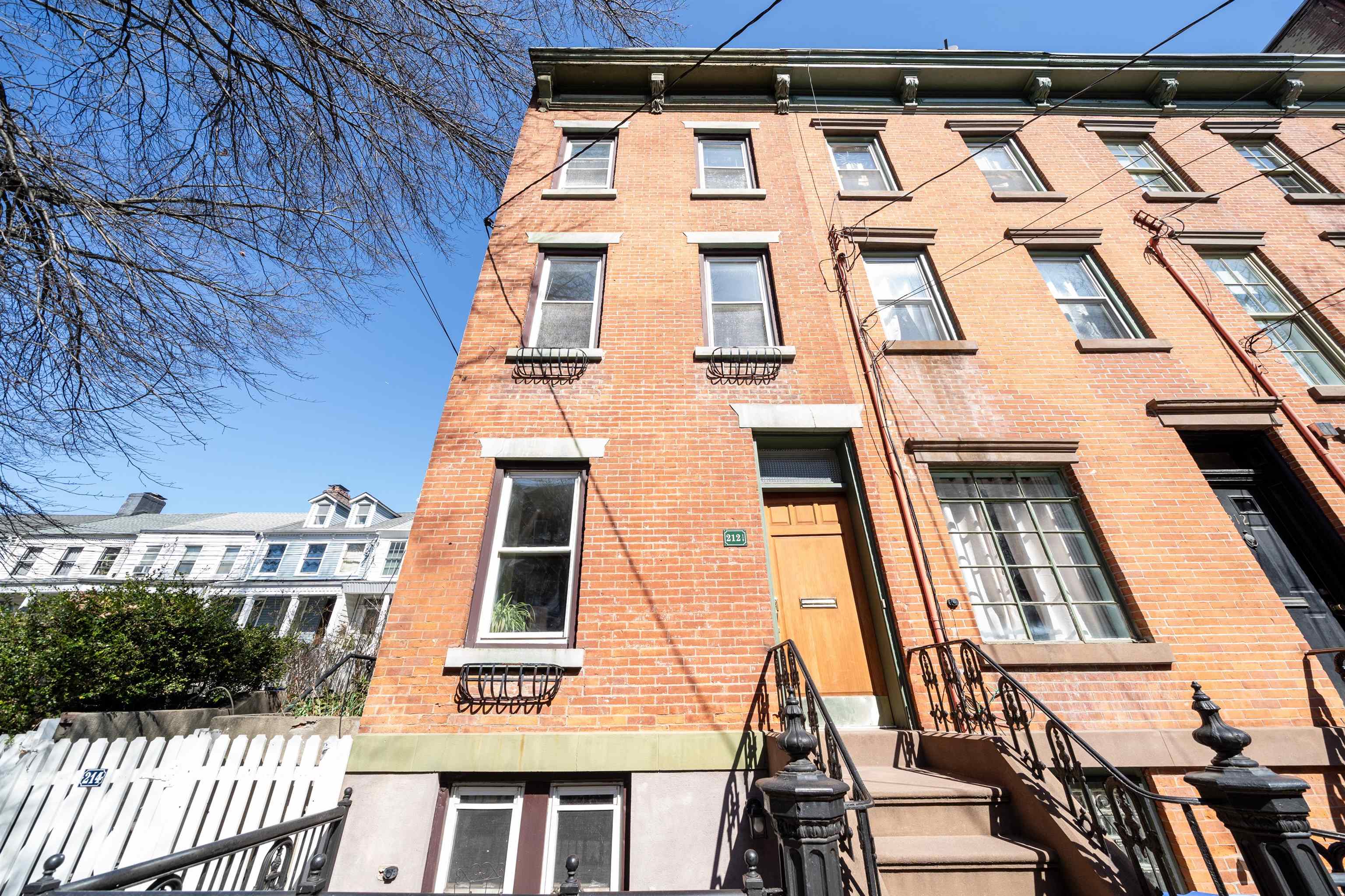 212.5 7TH ST