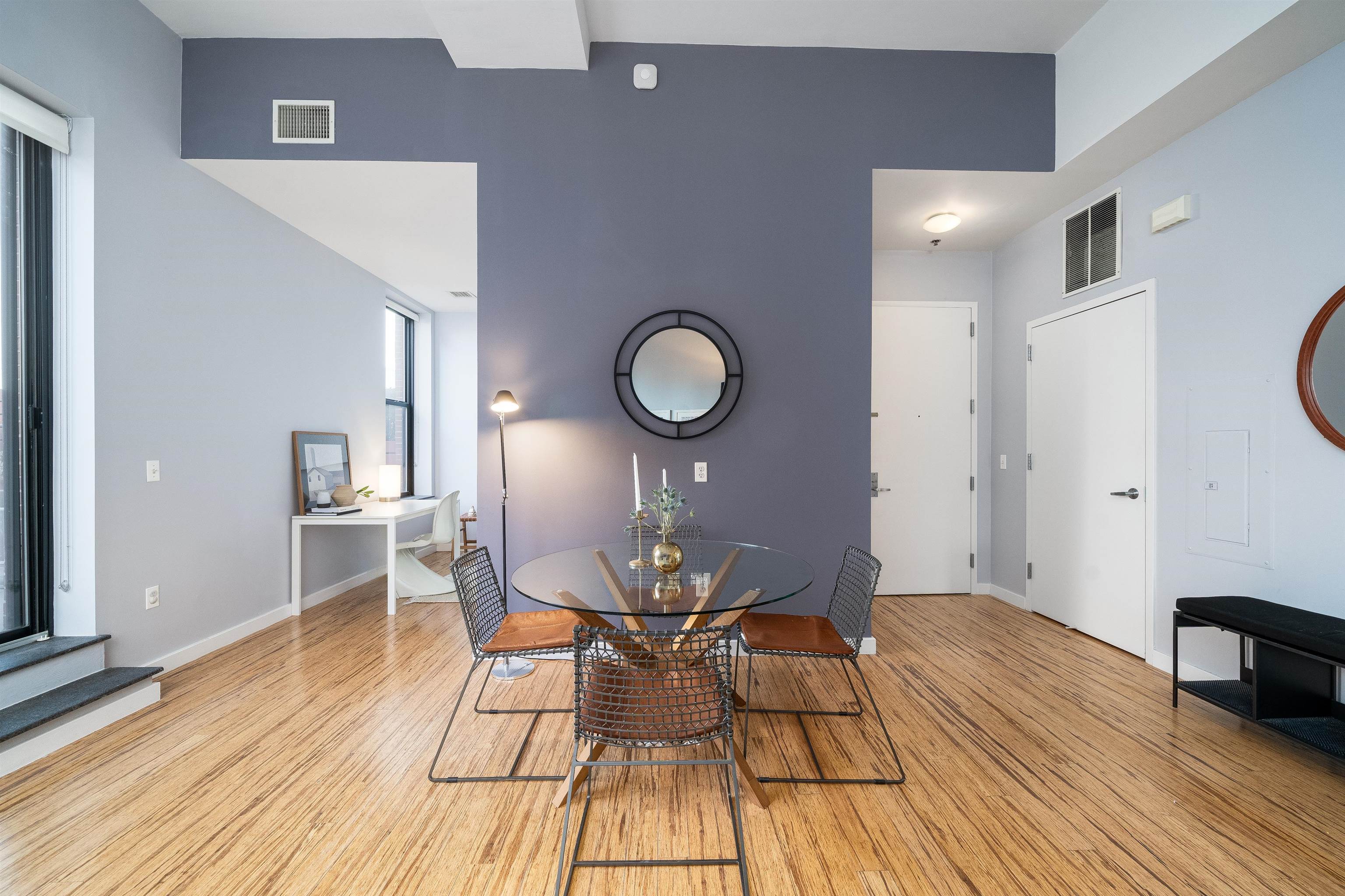 232 PAVONIA AVE Unit: 715