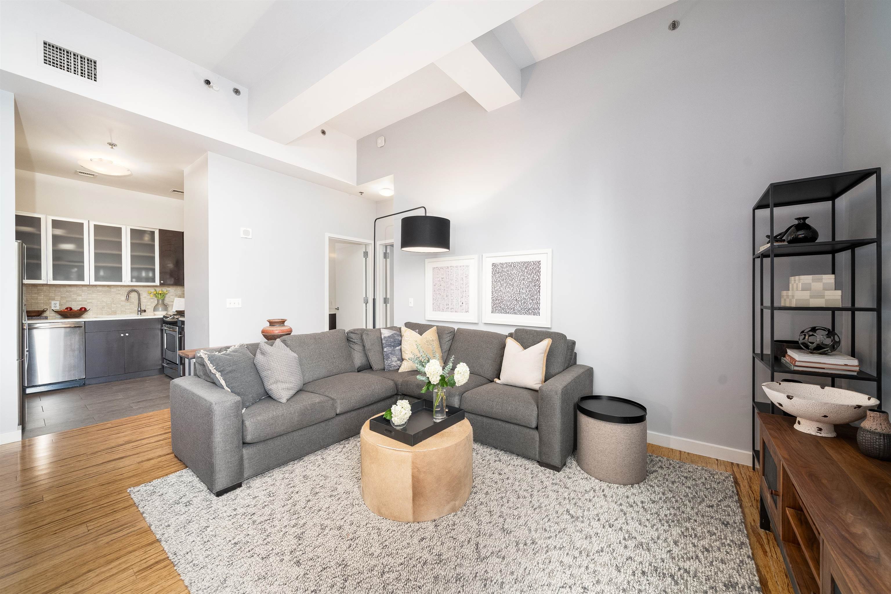 232 PAVONIA AVE Unit: 715